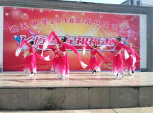 曉天中學(xué)：由良時(shí)捐贈(zèng)的新操場建好了