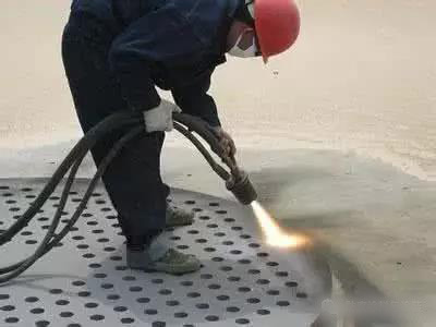 鋼結構表面噴鋁噴鋅防腐的原理