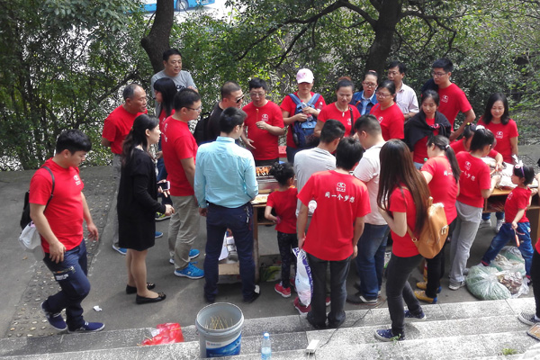 上海良時青年突擊隊大別山萬佛湖拓展培訓圓滿完成